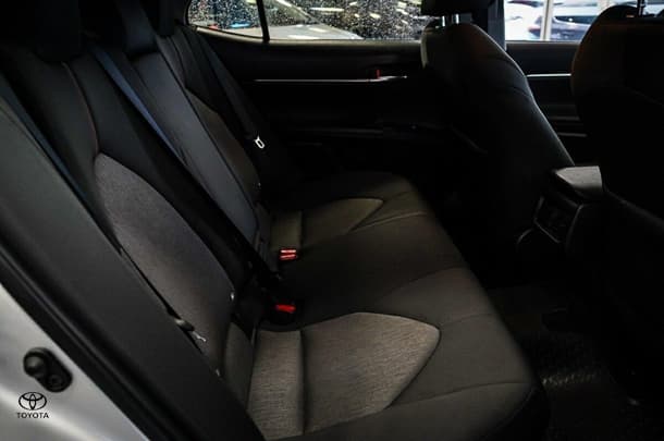 2019 Toyota Camry Hybrid Ascent image 12