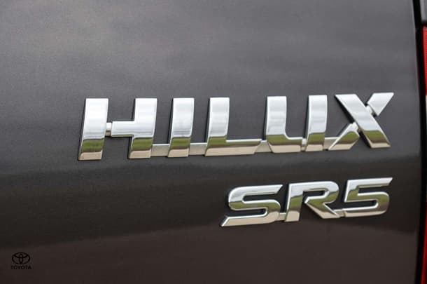 2022 Toyota Hilux 4x4 SR5 image 22
