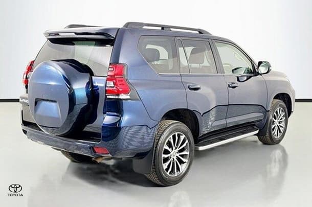 2023 Toyota Prado Kakadu image 10