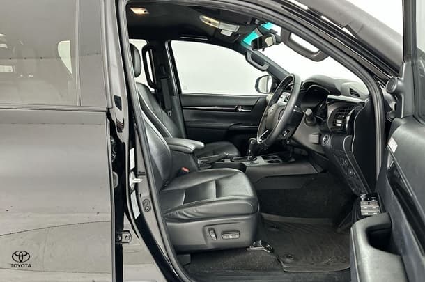 2019 Toyota Hilux Rugged X image 13