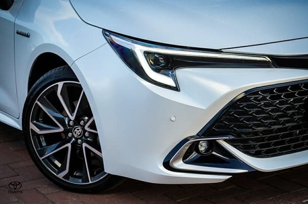 2023 Toyota Corolla Hatch Hybrid ZR image 2