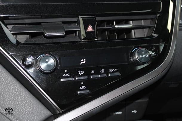 2023 Toyota Camry Hybrid SL image 23