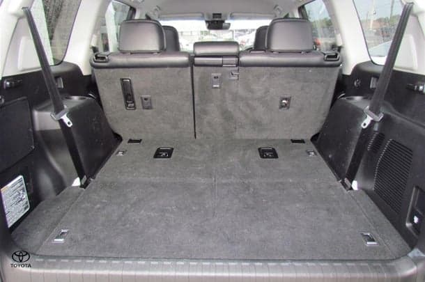 2023 Toyota Prado VX image 24