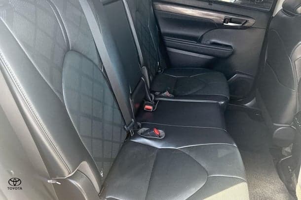 2023 Toyota Kluger 4x2 GRANDE image 23