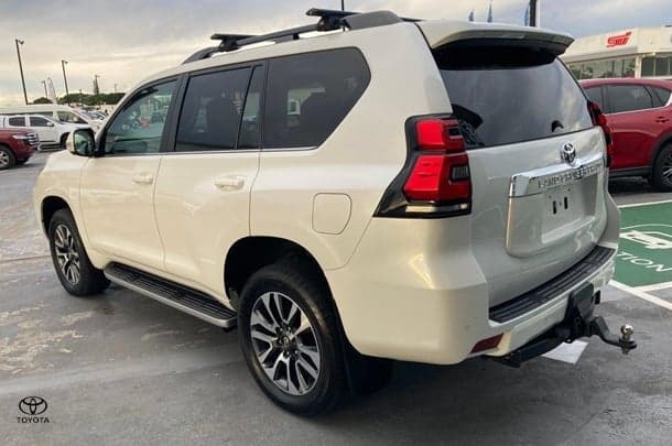 2021 Toyota Prado VX image 7
