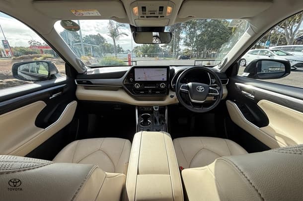 2023 Toyota Kluger 4x2 GRANDE image 11