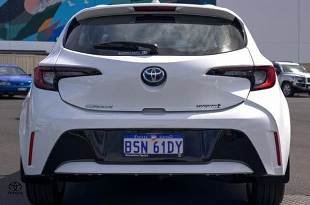 2024 Toyota Corolla Hatch Hybrid Ascent Sport image 5