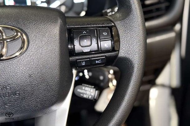 2024 Toyota Hilux Workmate image 19