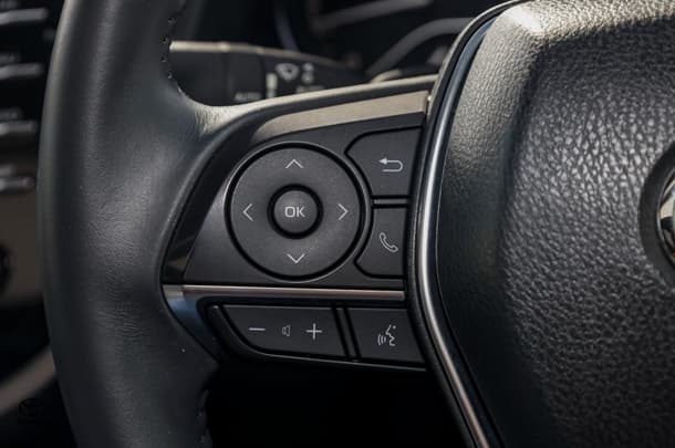 2018 Toyota CAMRY SL image 11