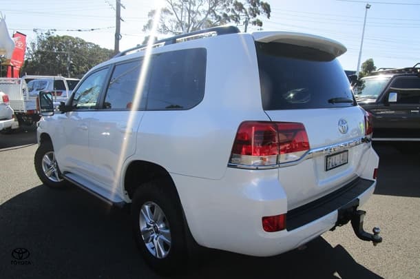 2020 Toyota Landcruiser GXL image 6