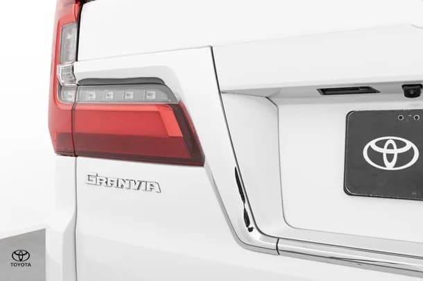 2022 Toyota Granvia Standard image 11