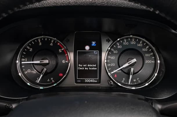 2023 Toyota Hilux 4x4 SR5 image 13