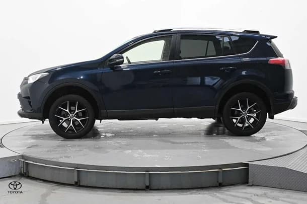 2018 Toyota RAV4 GXL AWD image 8