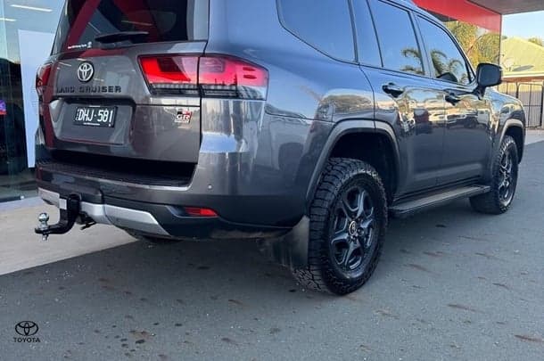 2021 Toyota Landcruiser GR-S image 8