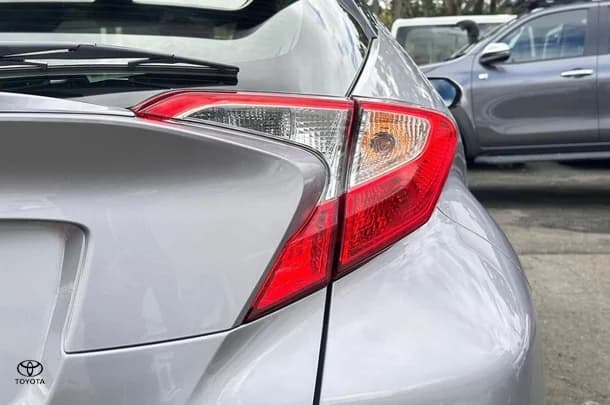 2022 Toyota C-HR GXL-2WD image 6