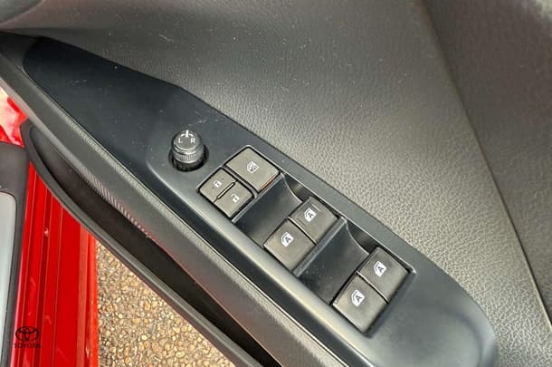 2019 Toyota Camry Hybrid Ascent Sport image 15