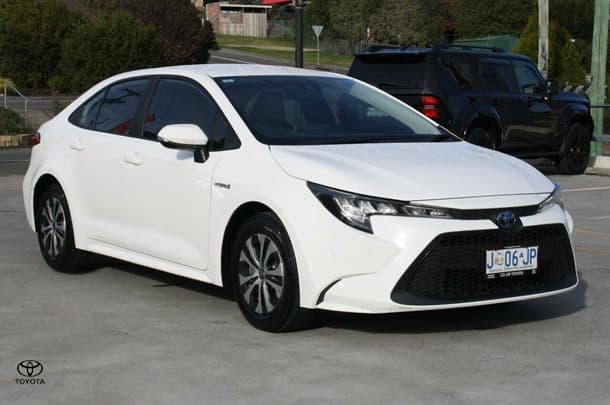 2021 Toyota Corolla Sedan Hybrid Ascent Sport image 2