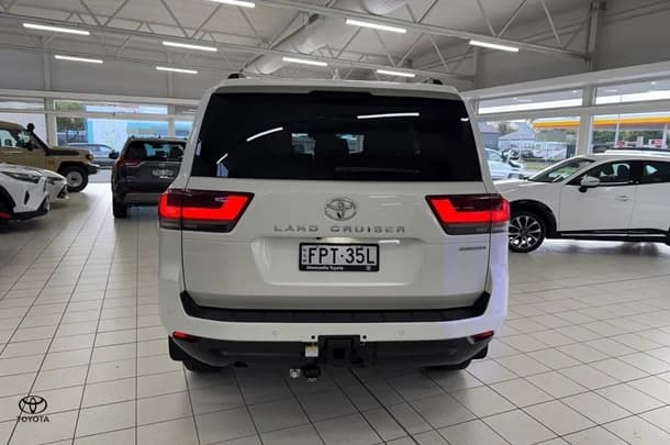 2022 Toyota Landcruiser Sahara image 5