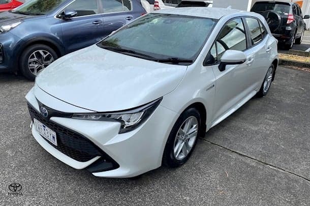 2021 Toyota Corolla Hatch Hybrid Ascent Sport image 2