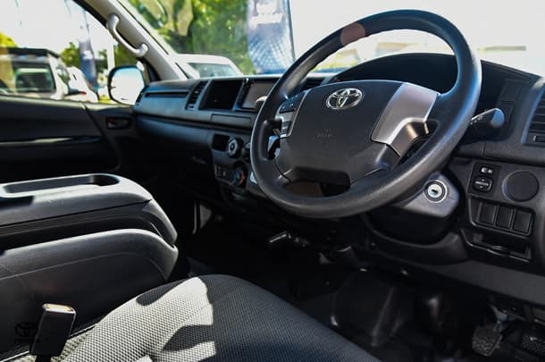 2018 Toyota Hiace SLWB image 6