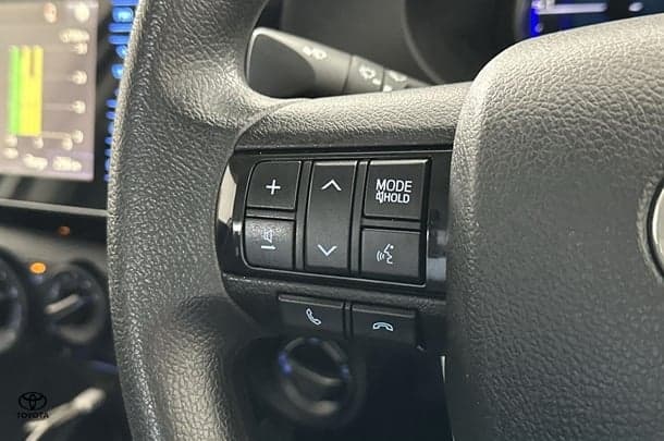 2019 Toyota Hilux SR image 19