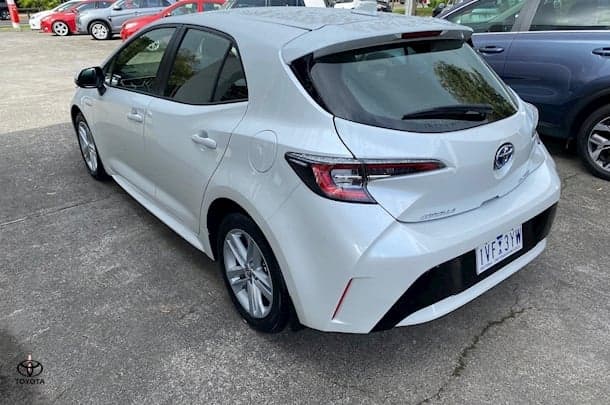 2021 Toyota Corolla Hatch Hybrid Ascent Sport image 3