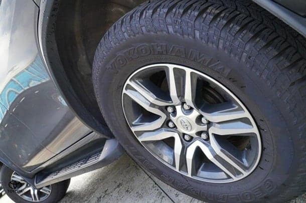 2021 Toyota Fortuner GXL image 4