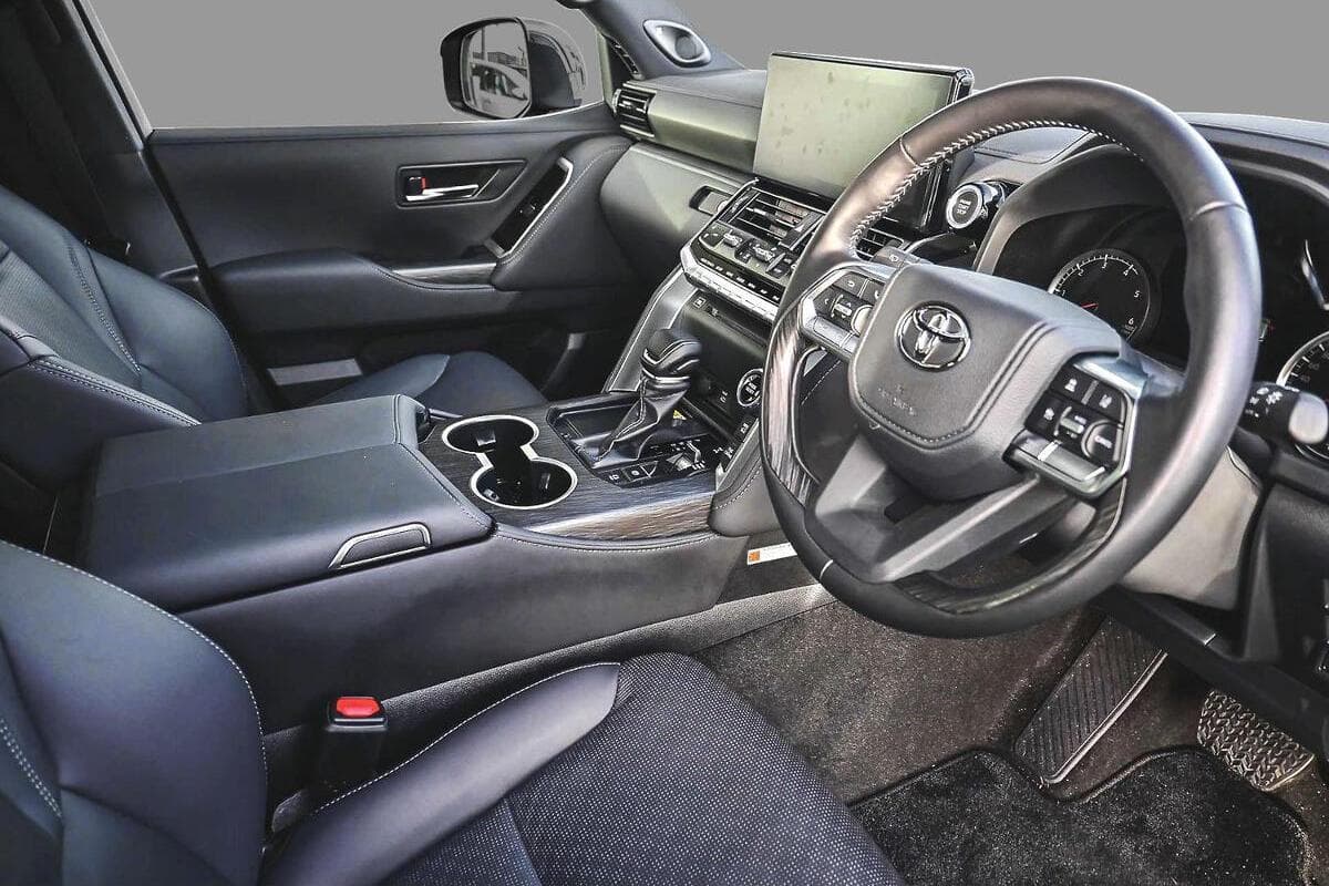 2024 Toyota Landcruiser Sahara ZX Auto 4x4 image 6