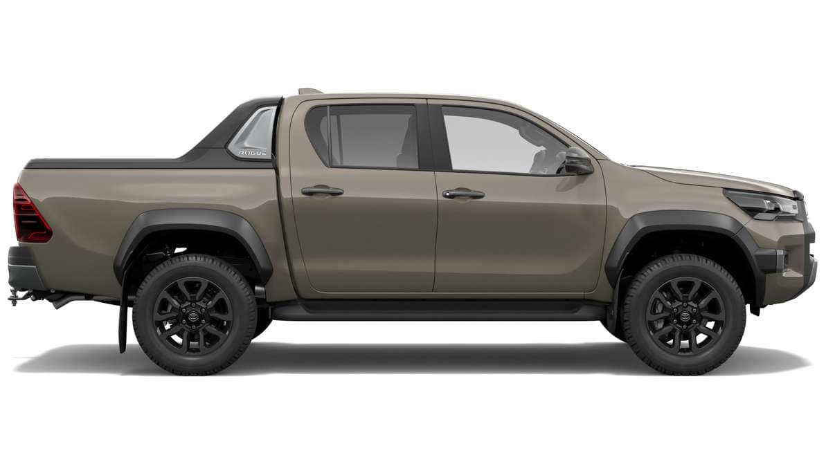 2024 Toyota Hilux 4x4 Rogue 48V Double-Cab Pick-Up image 2
