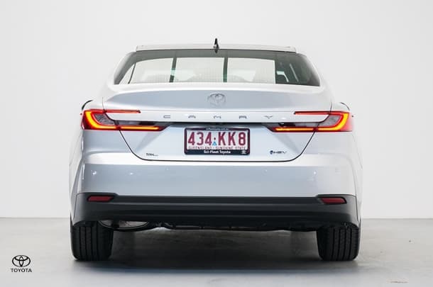 2024 Toyota Camry Hybrid SL image 6