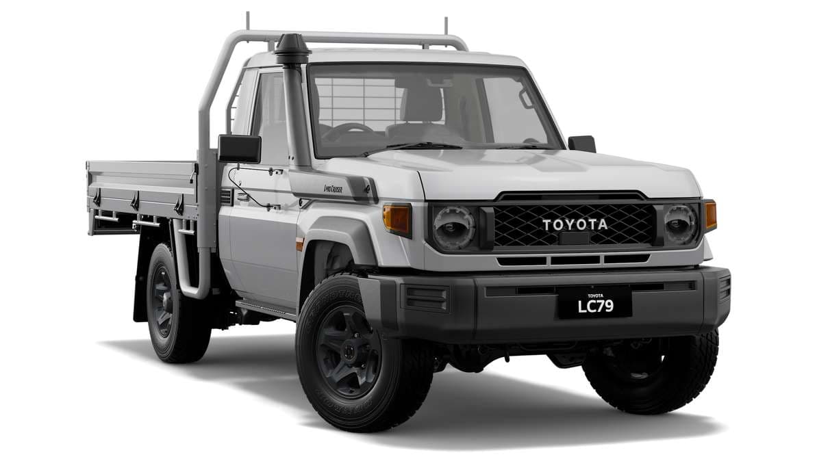 2024 Toyota LandCruiser 79 GX Single-Cab Cab-Chassis Differential Locks option image 1