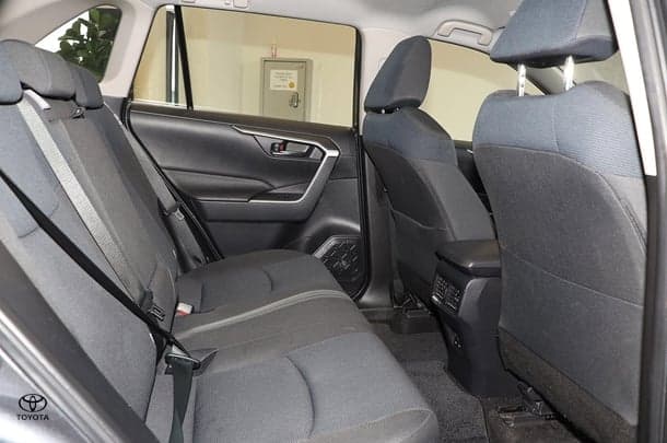 2022 Toyota RAV4 GX-2WD image 9