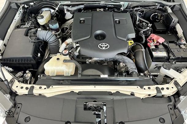 2024 Toyota Hilux SR5 image 25