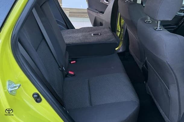 2017 Toyota Corolla Ascent Sport image 18