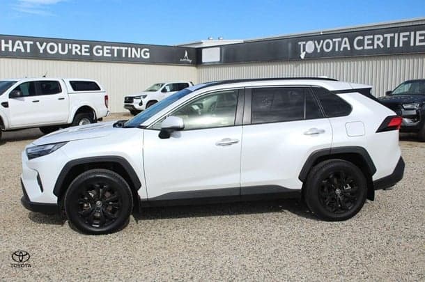 2024 Toyota RAV4 Hybrid Cruiser 2WD image 4