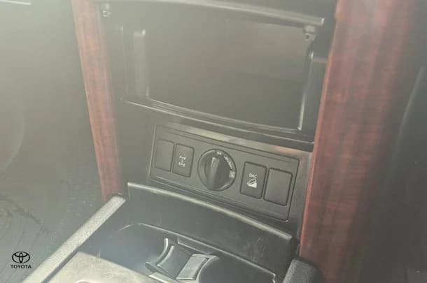 2017 Toyota Prado VX image 20