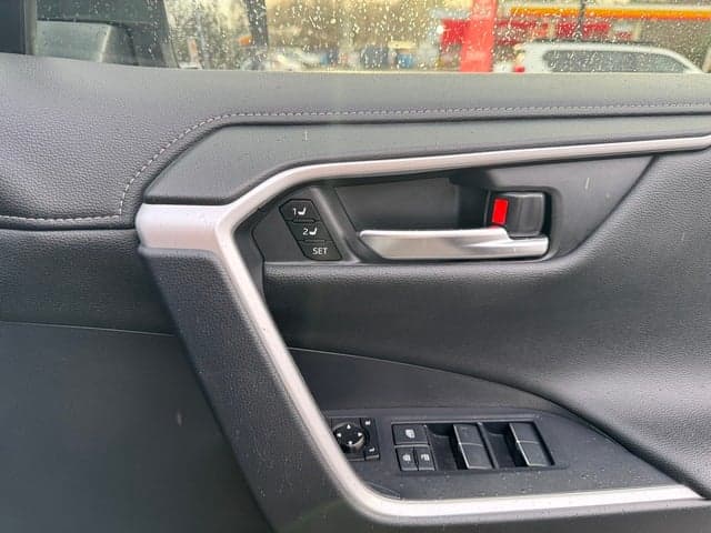 2021 Toyota RAV4 Cruiser 2WD image 18