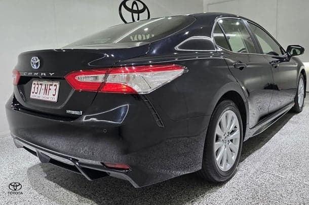 2020 Toyota Camry Hybrid Ascent Sport image 2