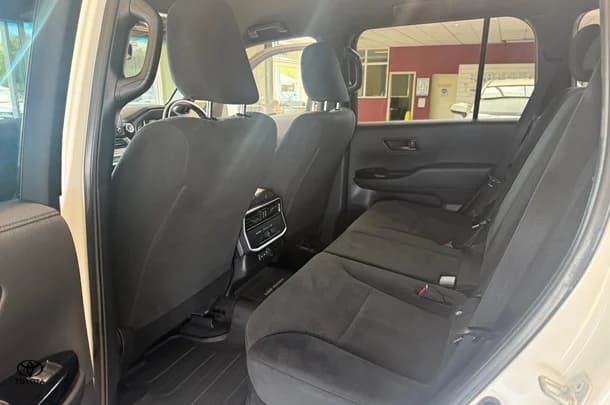 2023 Toyota Landcruiser GXL image 19