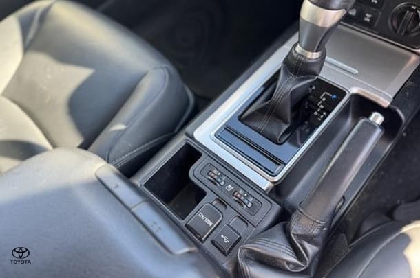 2022 Toyota Prado GXL image 13