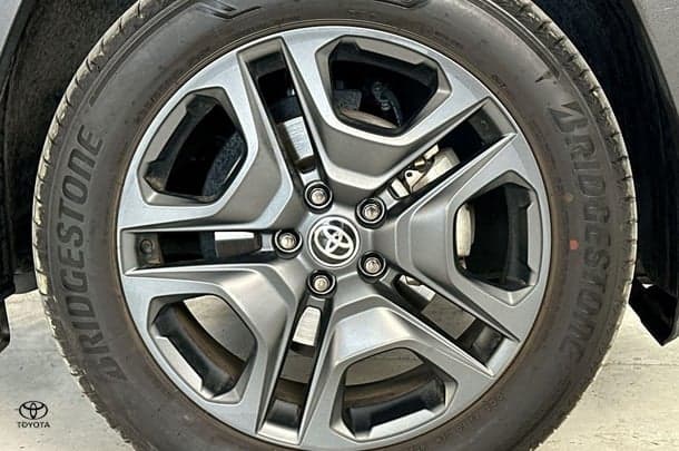 2022 Toyota RAV4 Edge AWD image 5