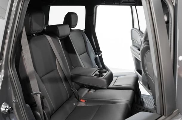 2024 Toyota Prado GXL image 18