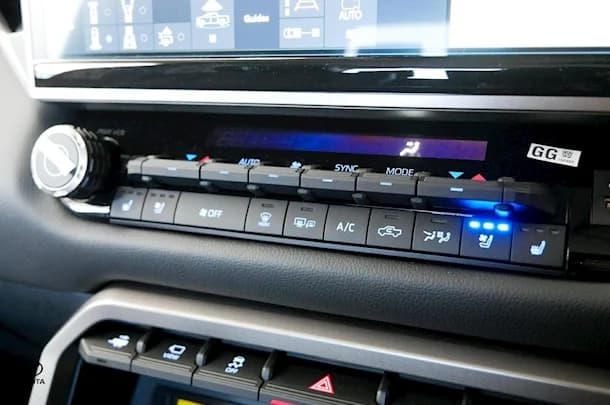 2023 Toyota Tundra Limited image 15