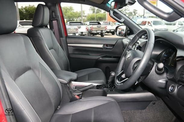 2023 Toyota Hilux 4x4 Rogue image 8