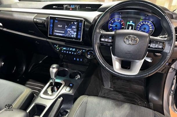 2019 Toyota Hilux SR5 image 4