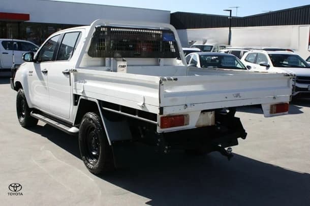 2021 Toyota Hilux SR image 5