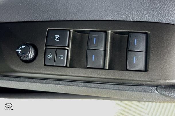 2023 Toyota Camry Ascent image 20