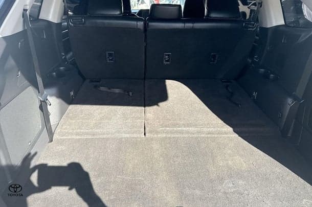 2023 Toyota Kluger 4x2 GRANDE image 25