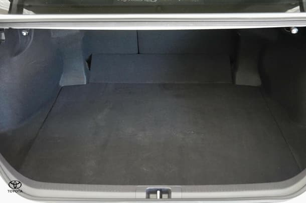 2018 Toyota Camry Ascent Sport image 19