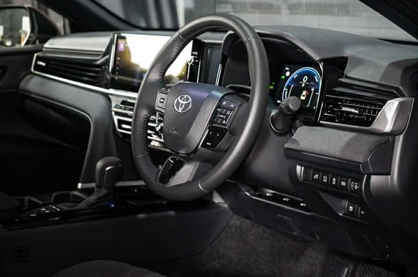 2025 Toyota Camry Hybrid Ascent Sport image 17